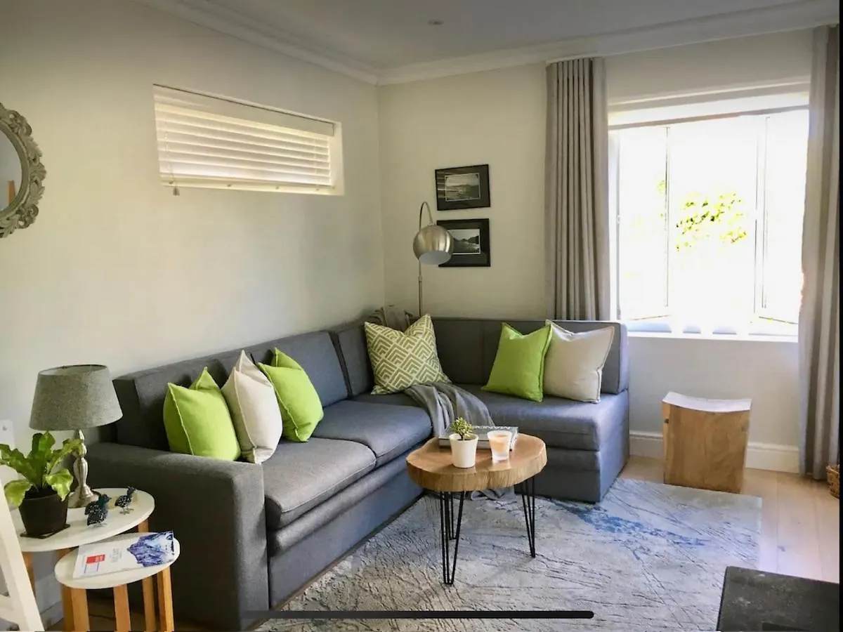 Garden Cottage - Leafy Constantia Guest House Kapstadt